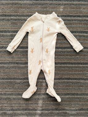 Rise Little Earthling Footed One-Piece Pajamas with Gingerbread Print